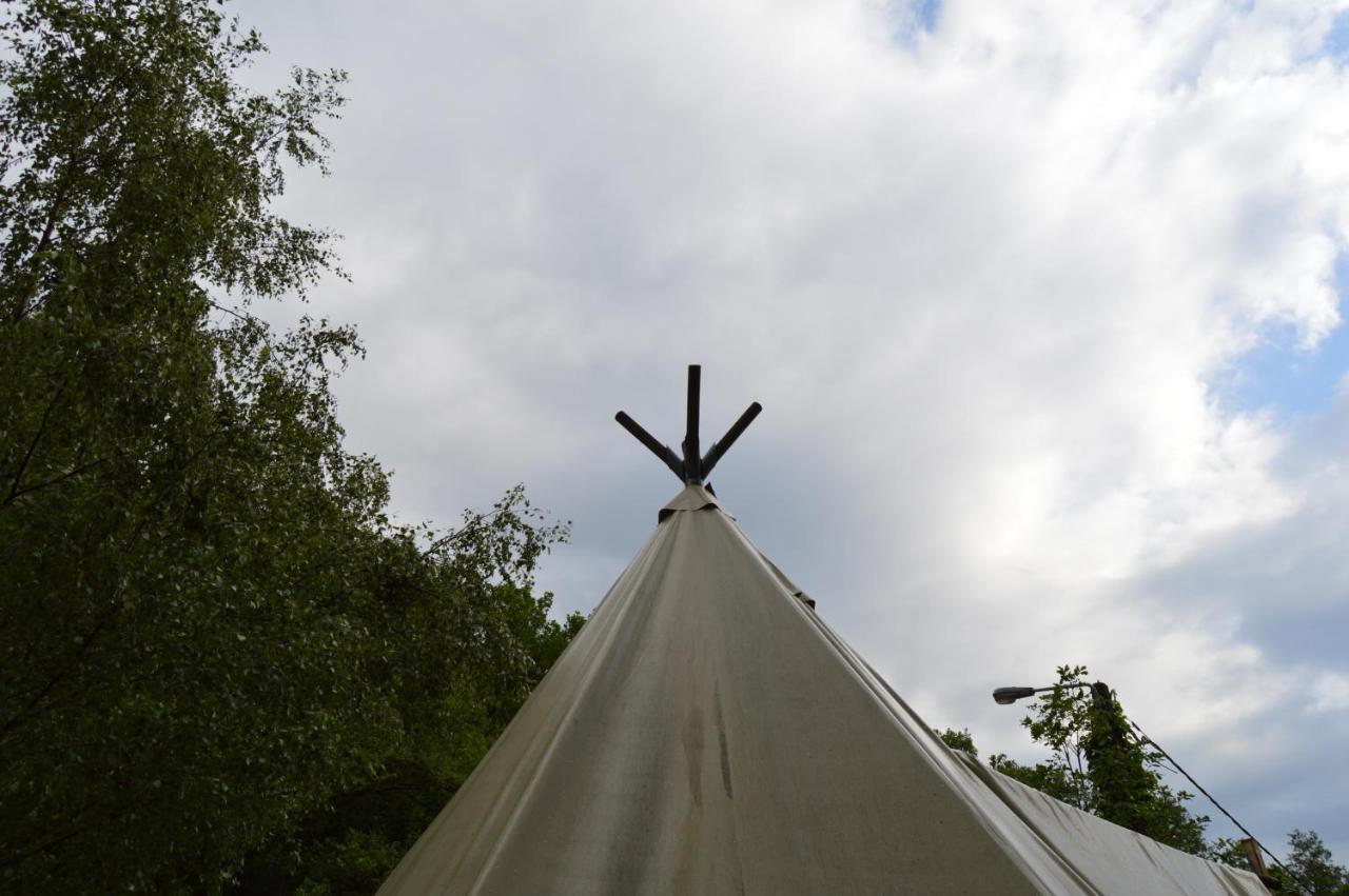 Camping Le Canada-Insolite Chiny Kültér fotó